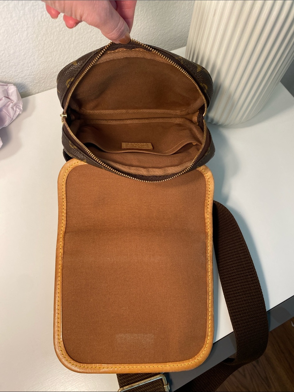 Vintage Louis Vuitton Bosphore Monogram Belt Bag - Picture 7 of 17